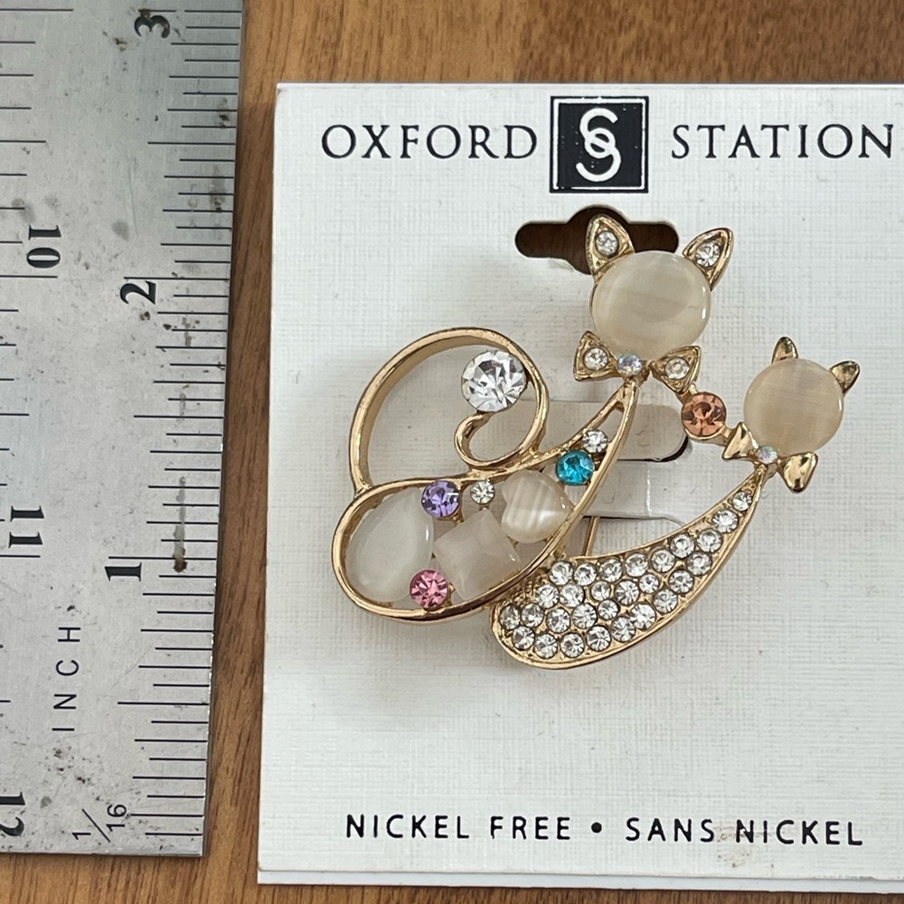 Oxford Gold Brooch with Multicolored Crystals